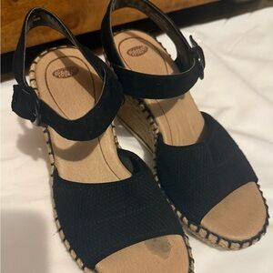 Black Dr. Scholl’s Espadrille Wedge Sandals